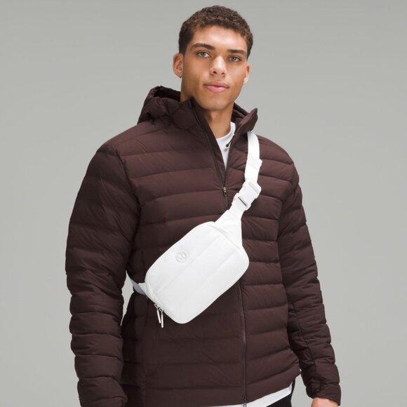 LULULEMON | Everywhere Belt Bag Large 2L Wonder Puff in White - Picture 3 of 4